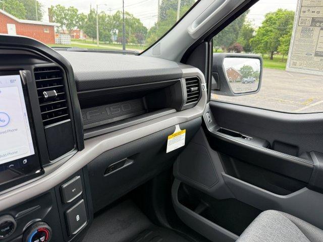 Photo of 2025 Oxford White Ford F-150