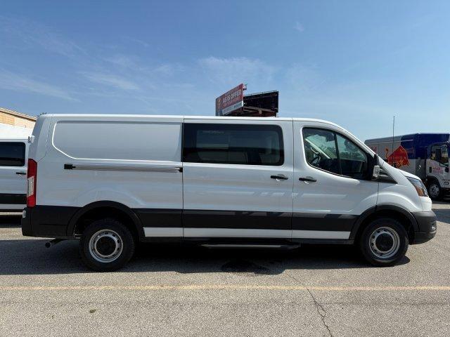 Photo of 2025 Oxford White Ford Transit-250