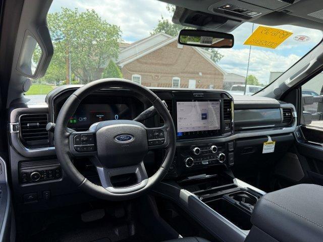 Photo of 2025 Agate Black Metallic Ford F-350