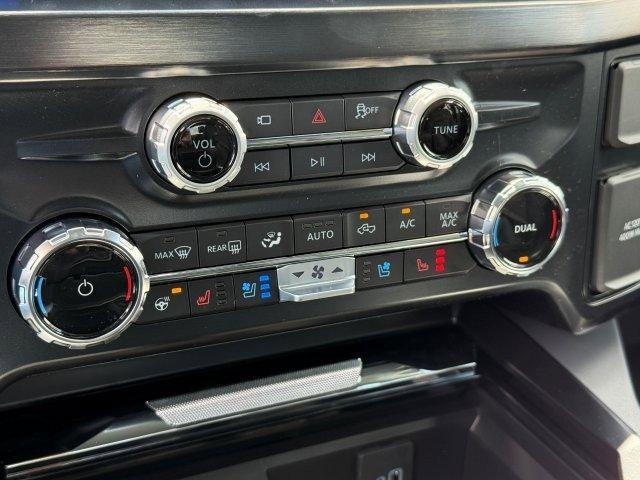 Photo of 2025 Agate Black Metallic Ford F-350