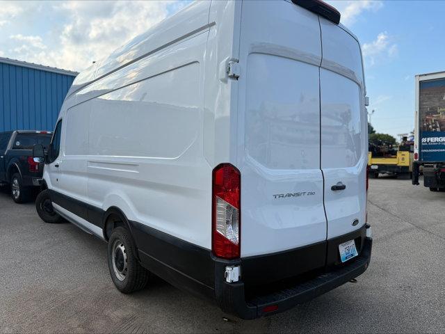 Photo of 2022 Oxford White Ford Transit-250