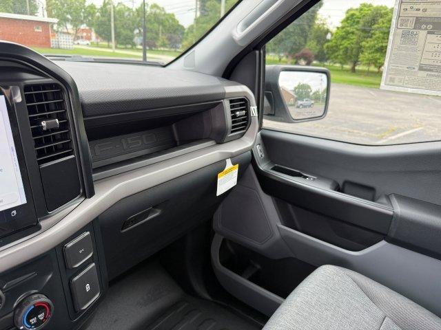 Photo of 2025 Oxford White Ford F-150
