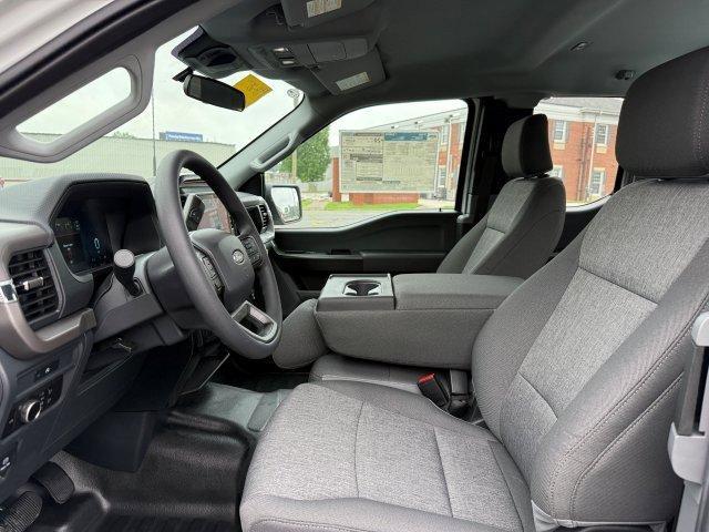 Photo of 2025 Oxford White Ford F-150