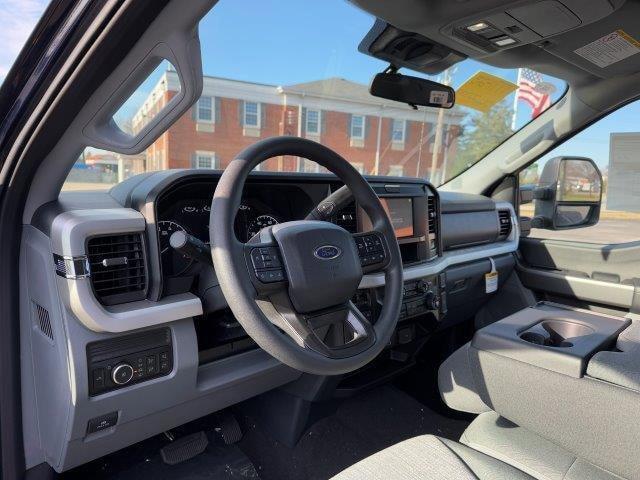 Photo of 2025 Antimatter Blue Metallic Ford F-250