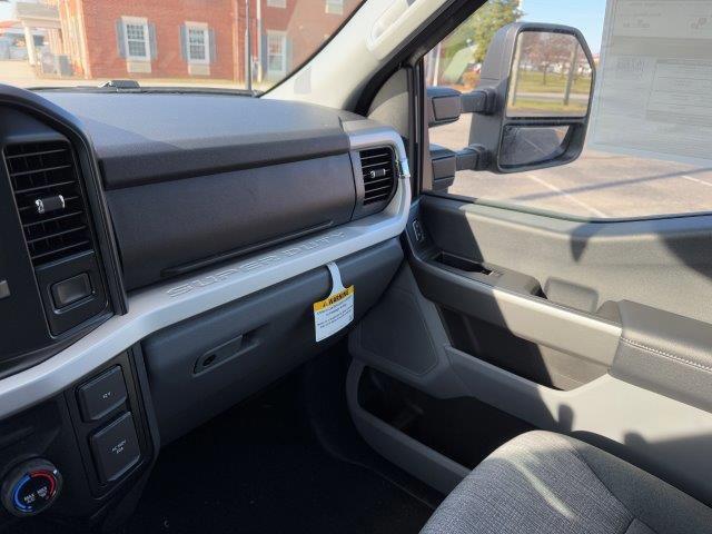 Photo of 2025 Antimatter Blue Metallic Ford F-250