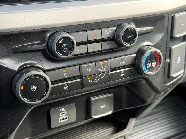 Photo of 2025 Oxford White Ford F-250