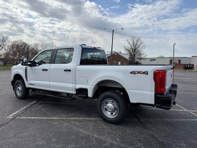 Photo of 2025 Oxford White Ford F-250