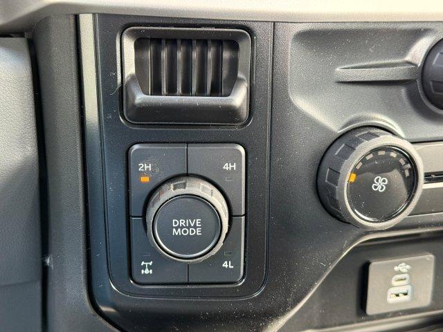 Photo of 2025 Oxford White Ford F-250