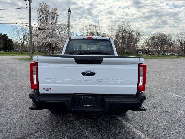Photo of 2025 Oxford White Ford F-250