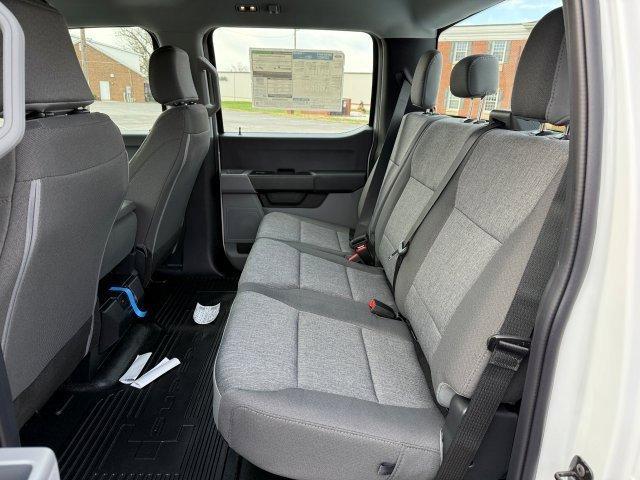 Photo of 2025 Oxford White Ford F-250