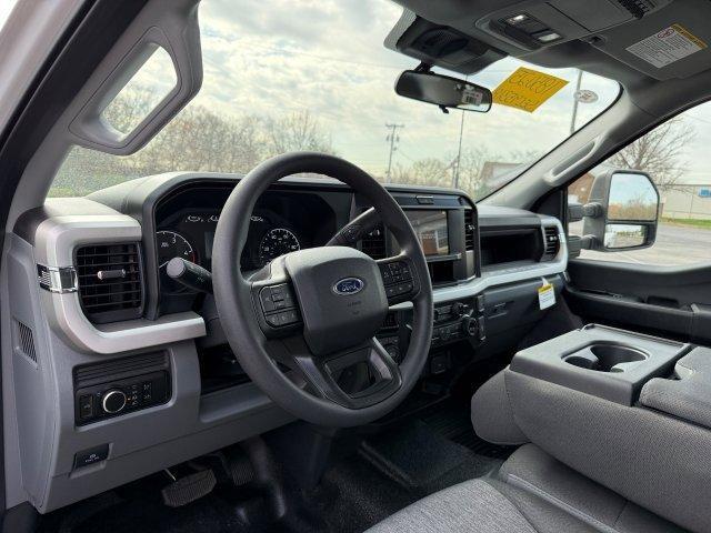 Photo of 2025 Oxford White Ford F-250