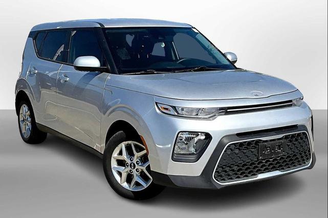 Photo of 2020 Sparkling Silver Kia Soul