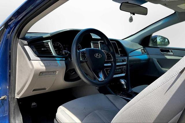 Photo of 2018 Lakeside Blue Hyundai SONATA
