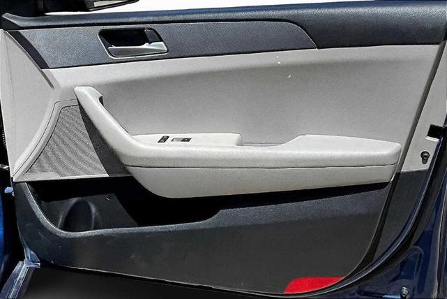 Photo of 2018 Lakeside Blue Hyundai SONATA