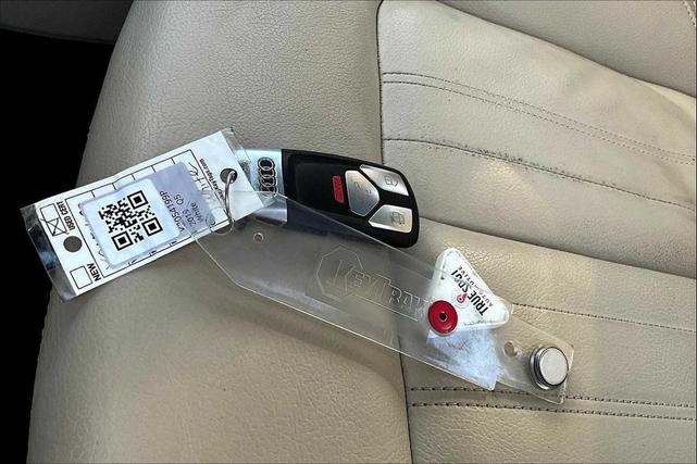 Photo of 2019 Ibis White Audi Q5