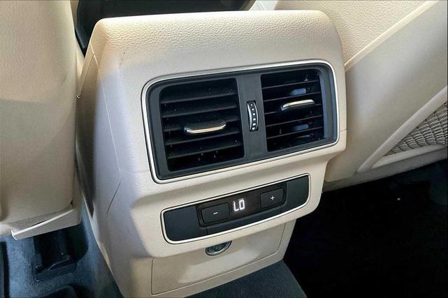 Photo of 2019 Ibis White Audi Q5