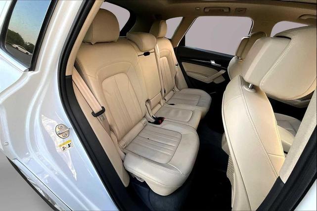 Photo of 2019 Ibis White Audi Q5