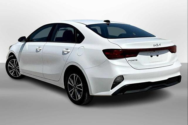 Photo of 2022 Snow White Pearl Kia Forte