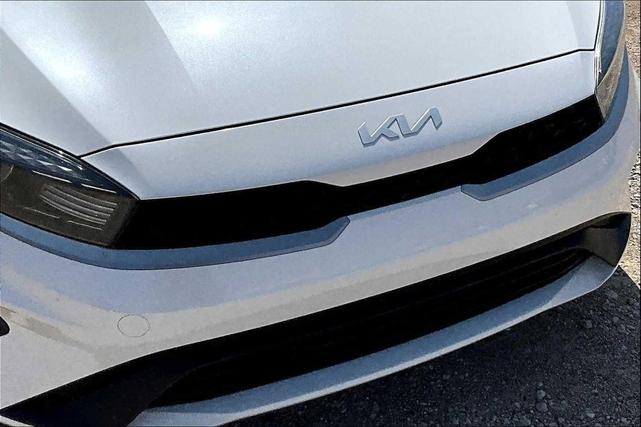 Photo of 2022 Snow White Pearl Kia Forte