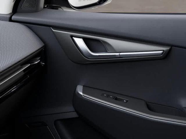 Photo of 2025 White Kia EV6