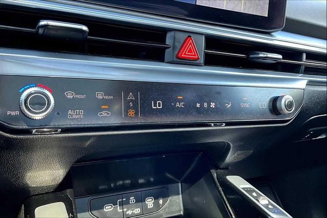 Photo of 2024 Midnight Black Kia Sorento