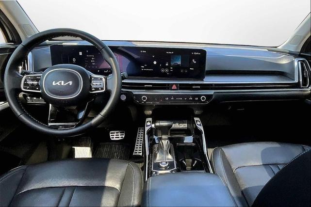 Photo of 2024 Midnight Black Kia Sorento