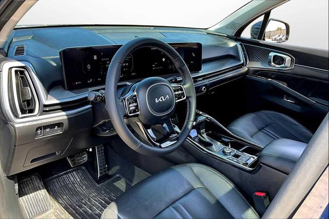 Photo of 2024 Midnight Black Kia Sorento