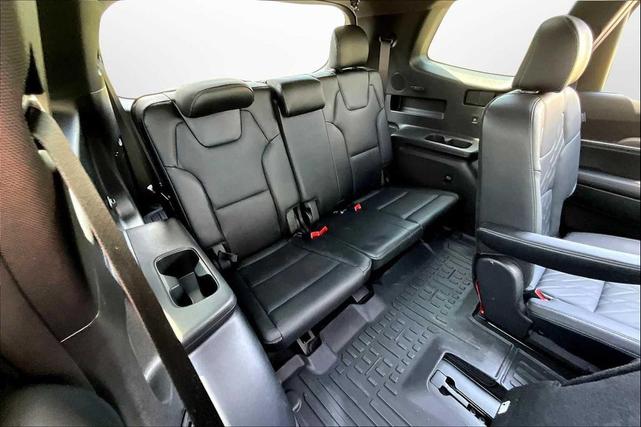 Photo of 2025 Wolf Gray Kia Telluride