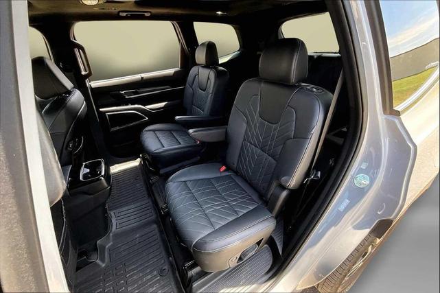 Photo of 2025 Wolf Gray Kia Telluride