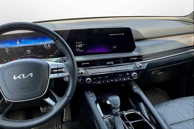 Photo of 2025 Wolf Gray Kia Telluride