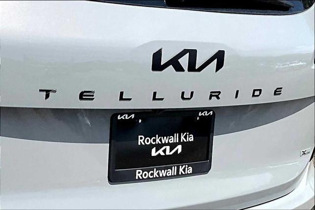 Photo of 2025 Wolf Gray Kia Telluride