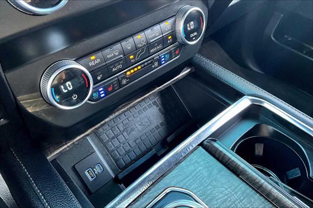 Photo of 2021 Agate Black Metallic Ford Expedition