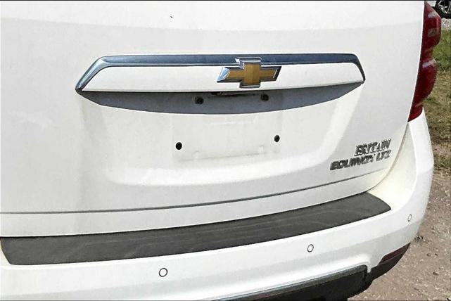 Photo of 2016 Summit White Chevrolet Equinox