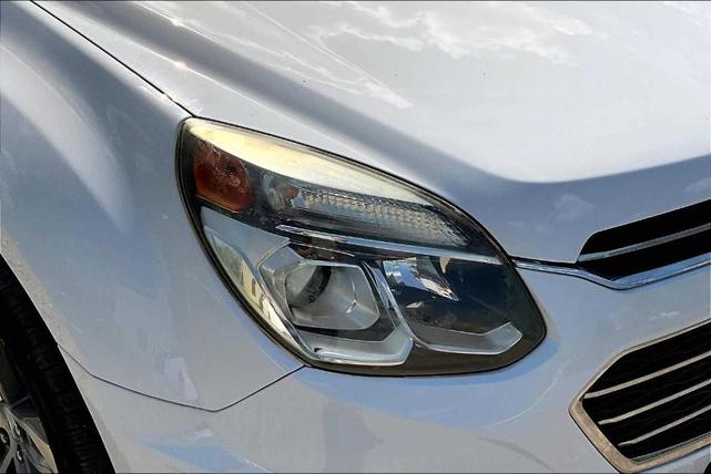 Photo of 2016 Summit White Chevrolet Equinox