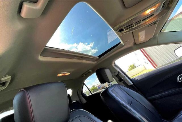 Photo of 2016 Summit White Chevrolet Equinox