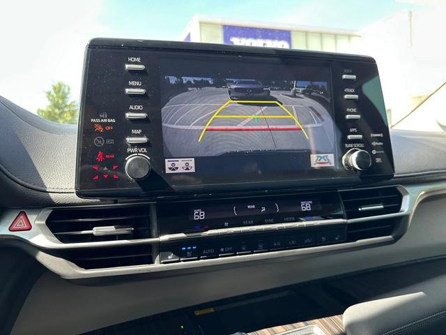 Photo of 2021 Blizzard Pearl Toyota Sienna