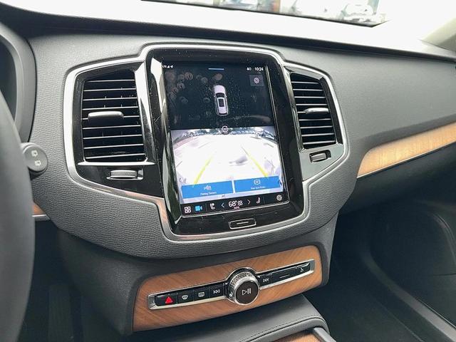 Photo of 2024 Vapour Grey Metallic Volvo XC90