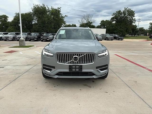 Photo of 2024 Vapour Grey Metallic Volvo XC90