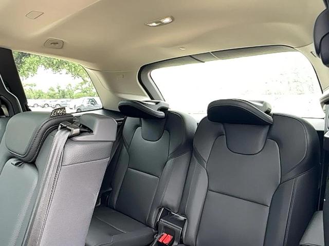Photo of 2024 Vapour Grey Metallic Volvo XC90