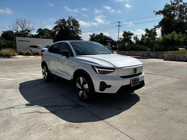 Photo of 2023 Crystal White Volvo C40 Recharge Pure Electric