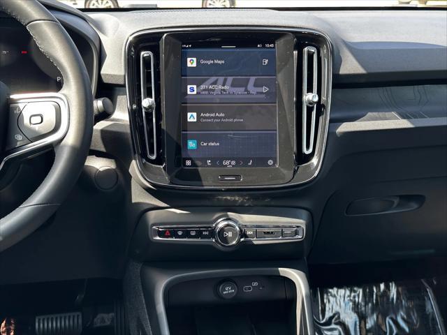 Photo of 2023 Crystal White Volvo C40 Recharge Pure Electric