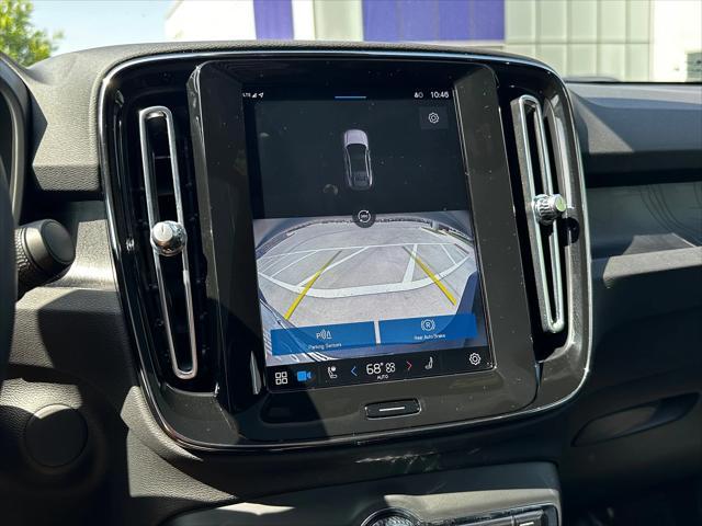 Photo of 2023 Crystal White Volvo C40 Recharge Pure Electric