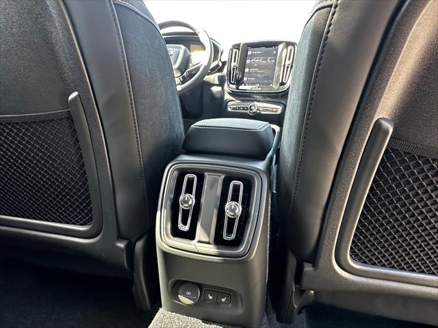 Photo of 2023 Crystal White Volvo C40 Recharge Pure Electric
