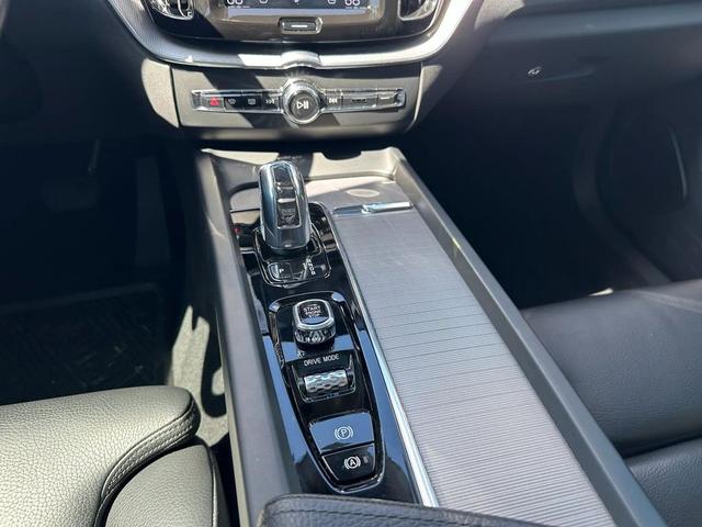 Photo of 2018 Osmium Grey Metallic Volvo XC60 Recharge Plug-In Hybrid