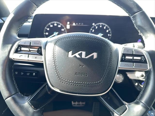 Photo of 2024 Ebony Black Kia Telluride