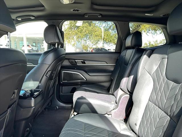 Photo of 2024 Ebony Black Kia Telluride