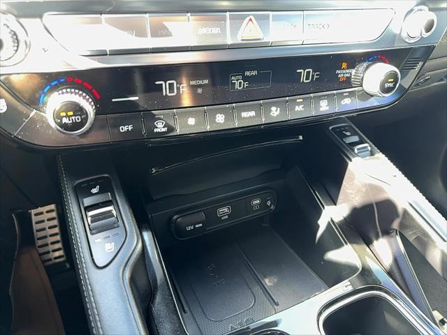 Photo of 2024 Ebony Black Kia Telluride
