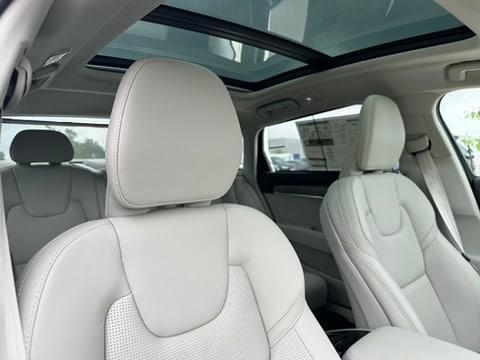 Photo of 2024 Onyx Black Volvo S90 Recharge Plug-In Hybrid