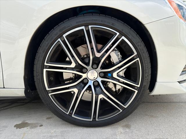 Photo of 2018 Bright Silver Volvo V60