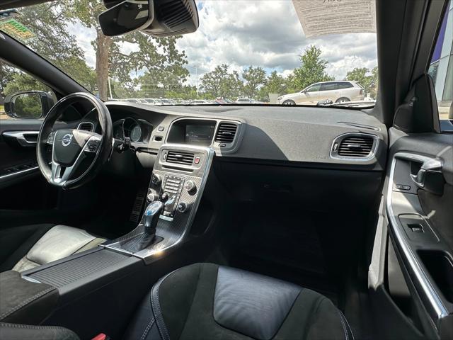 Photo of 2018 Bright Silver Volvo V60